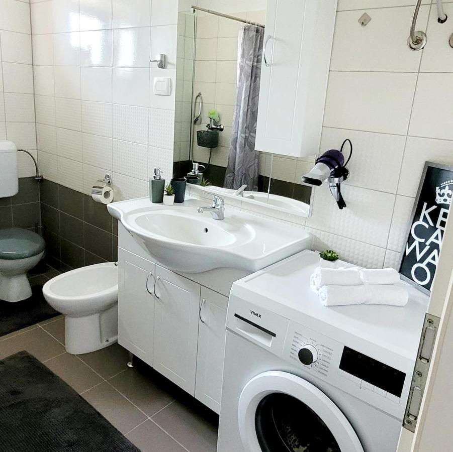 Apartman Rocky Petrovija Esterno foto